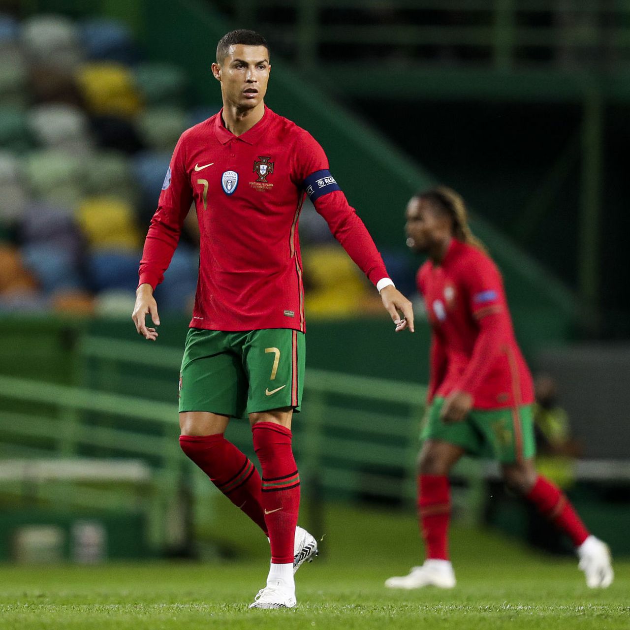 波黑队在欧洲杯预选赛中跻身前列吗