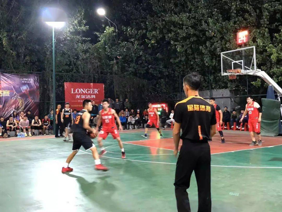 KOK体育-希尔城主场大比分战胜对手，积分扩大(希尔 f1)