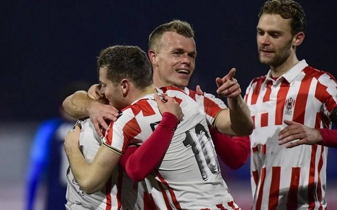 KOK体育-摩纳哥主场取胜领跑积分榜，表现出众实力的简单介绍